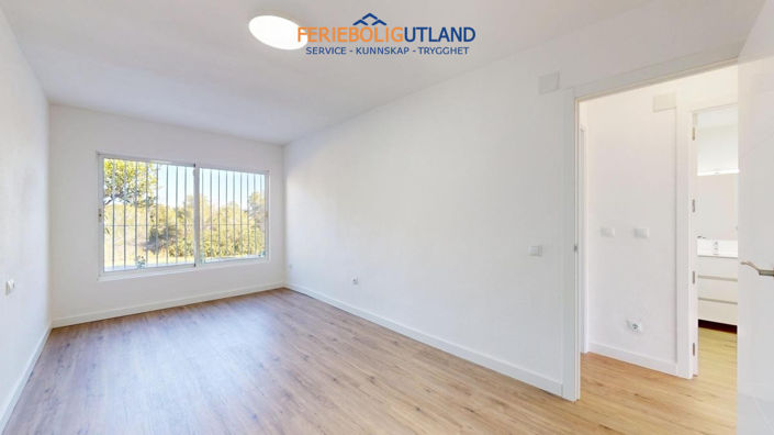 Image No.28-2 Bed Apartment for sale