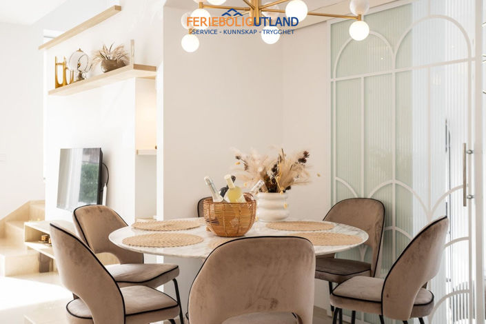 Image No.14-4 Bed Villa for sale