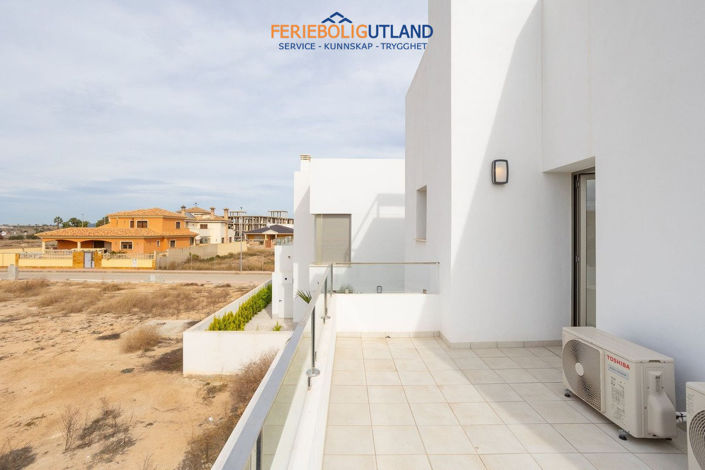 Image No.29-4 Bed Villa for sale