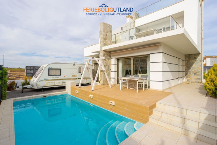 Image No.3-4 Bed Villa for sale