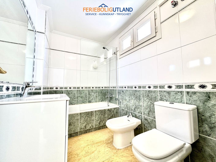 Image No.21-3 Bed Townhouse for sale