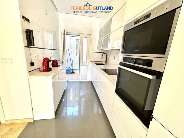 Image No.8-3 Bed Townhouse for sale