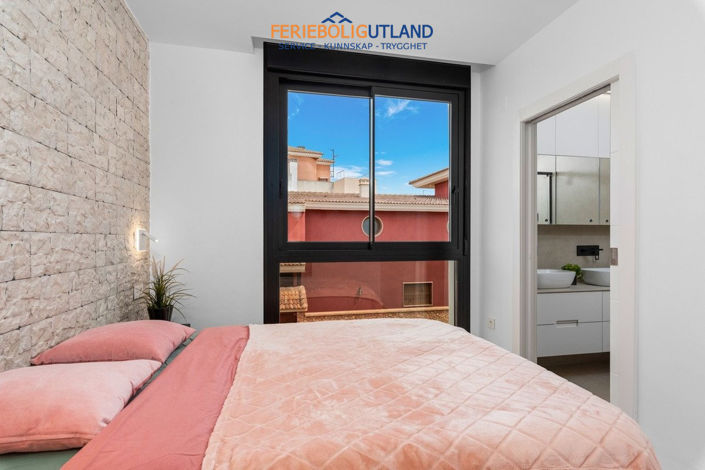 Image No.29-2 Bed Apartment for sale