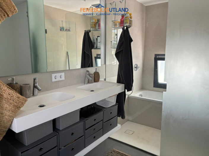 Image No.14-2 Bed Apartment for sale