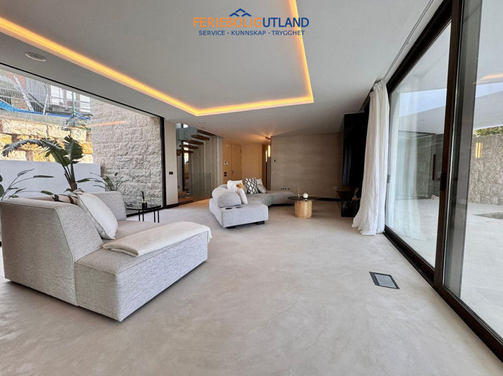 Image No.17-3 Bed Villa for sale