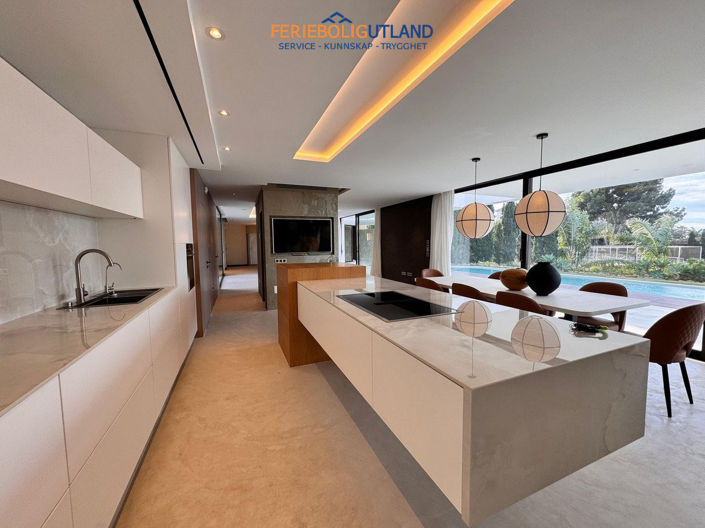 Image No.2-3 Bed Villa for sale