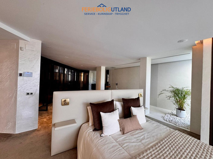 Image No.5-3 Bed Villa for sale