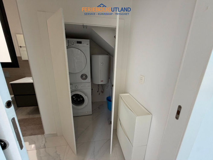 Image No.12-3 Bed Villa for sale