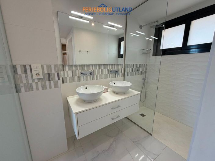 Image No.20-3 Bed Villa for sale