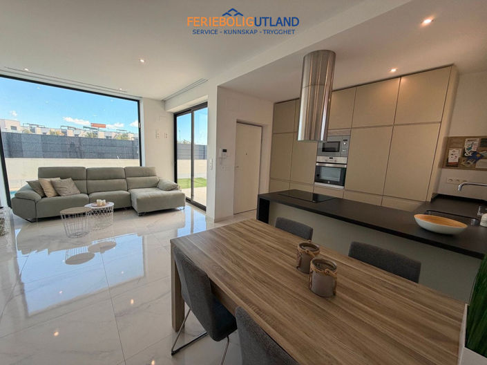 Image No.9-3 Bed Villa for sale