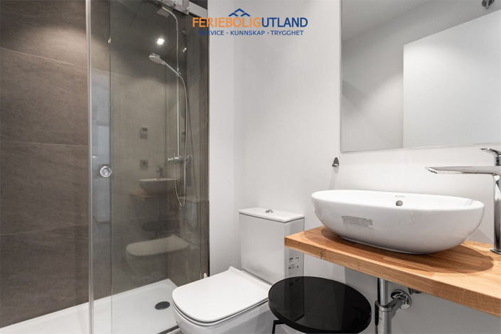 Image No.20-2 Bed Apartment for sale