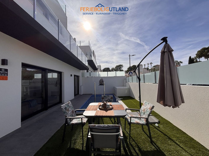Image No.4-2 Bed Villa for sale