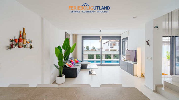 Image No.14-4 Bed Villa for sale