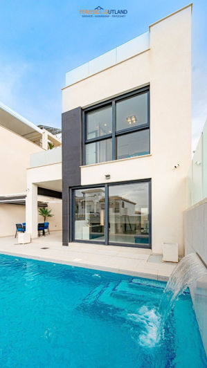 Image No.18-4 Bed Villa for sale