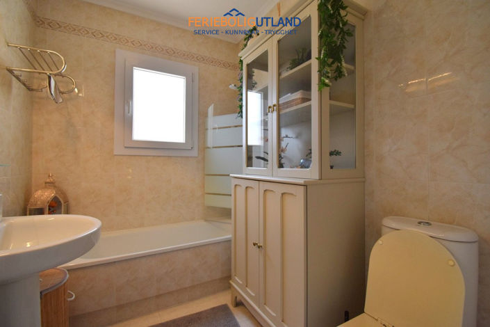 Image No.18-3 Bed Quad for sale