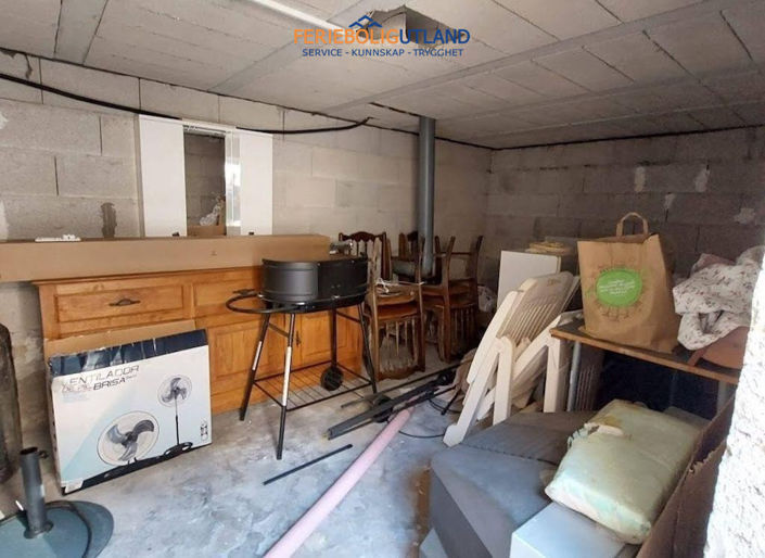 Image No.17-2 Bed Townhouse for sale