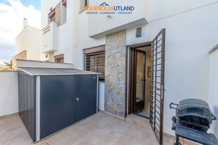 Image No.24-3 Bed Townhouse for sale