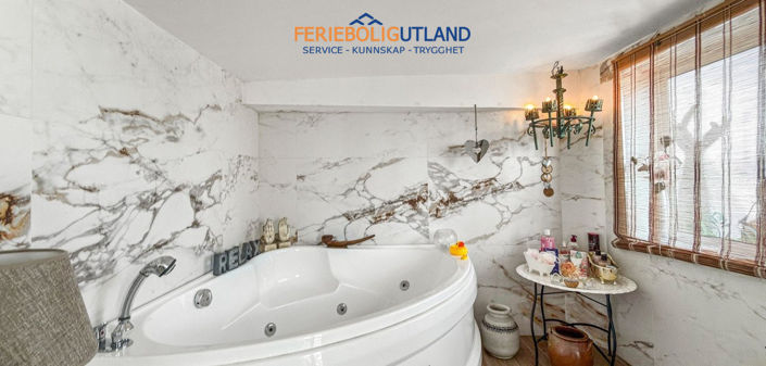 Image No.10-7 Bed Villa for sale