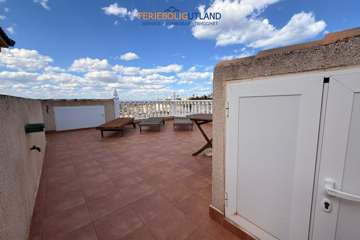 Image No.28-2 Bed Townhouse for sale