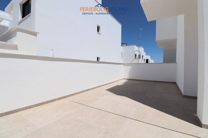 Image No.21-3 Bed Apartment for sale