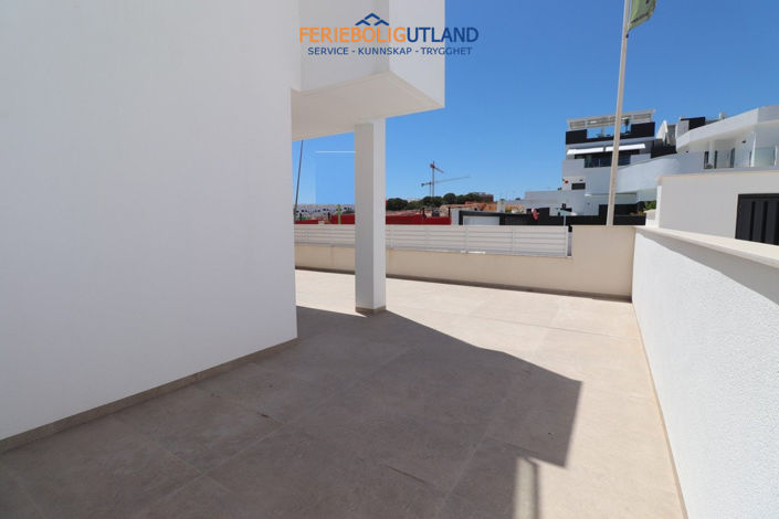 Image No.24-3 Bed Apartment for sale