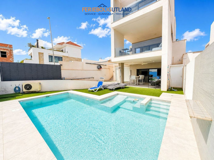 Image No.2-Villa de 4 chambres à vendre à Alicante