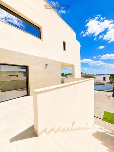 Image No.4-Villa de 4 chambres à vendre à Alicante