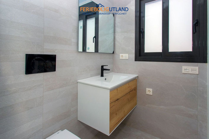 Image No.20-2 Bed Apartment for sale
