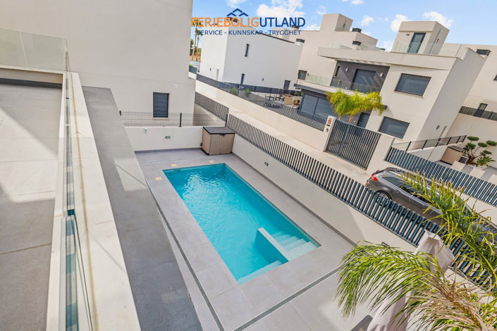 Image No.20-4 Bed Villa for sale