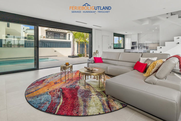 Image No.3-4 Bed Villa for sale