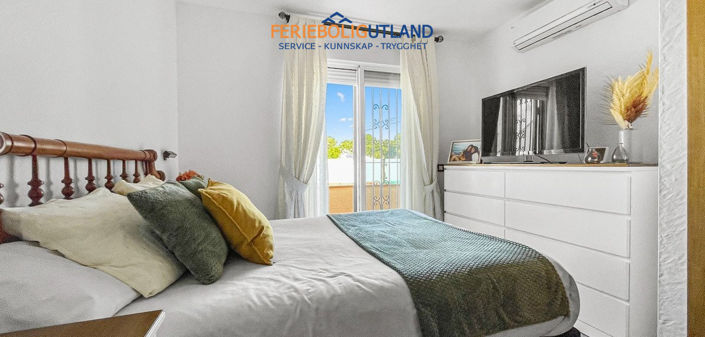 Image No.14-3 Bed Townhouse for sale