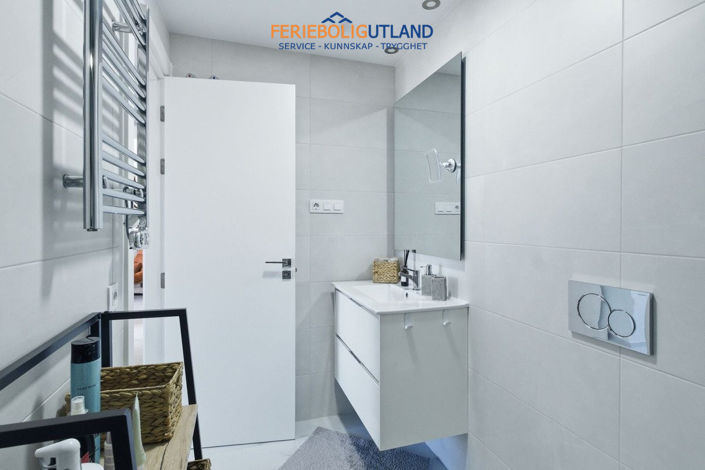 Image No.20-3 Bed Apartment for sale