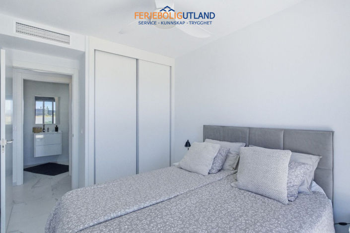Image No.21-3 Bed Apartment for sale