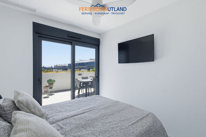 Image No.24-3 Bed Apartment for sale