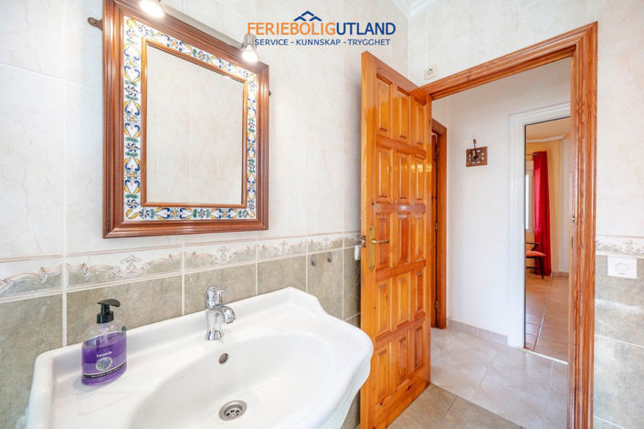 Image No.17-3 Bed Villa for sale