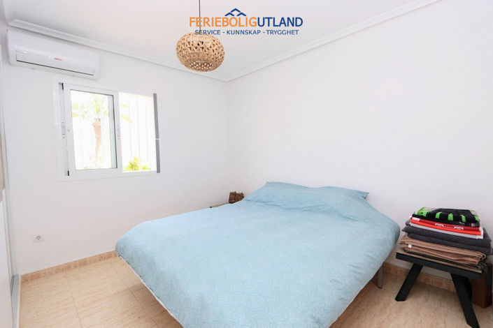 Image No.19-3 Bed Townhouse for sale