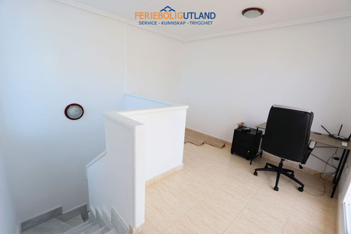Image No.29-3 Bed Townhouse for sale
