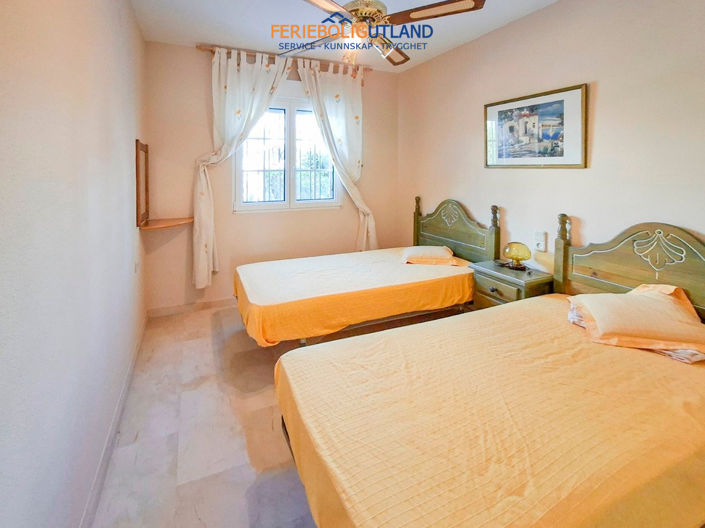 Image No.8-2 Bed Townhouse for sale