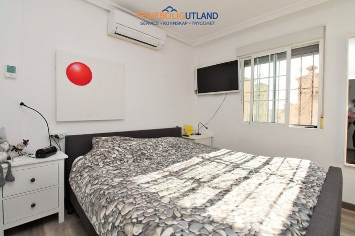 Image No.16-2 Bed Townhouse for sale