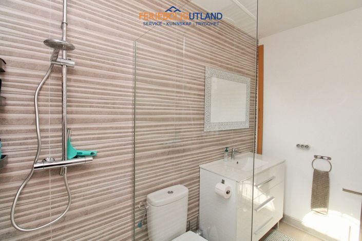 Image No.20-2 Bed Townhouse for sale