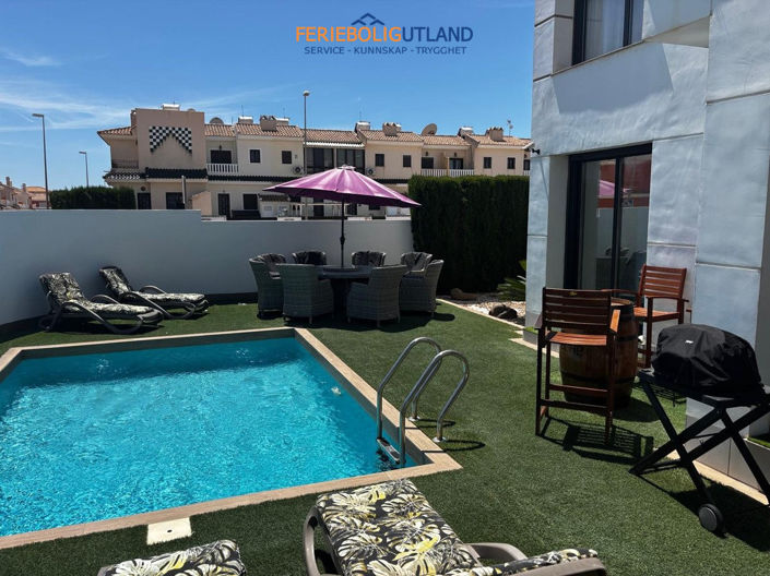 Image No.2-4 Bed Villa for sale