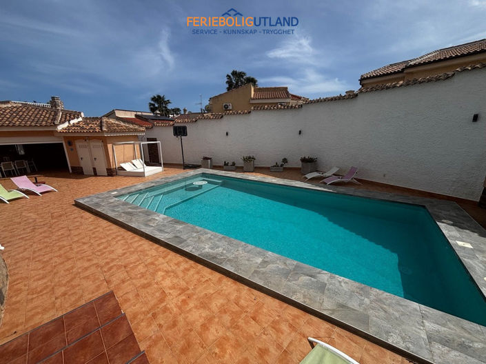 Image No.29-4 Bed Villa for sale