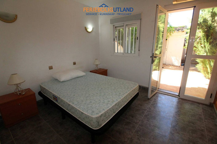 Image No.11-2 Bed Townhouse for sale
