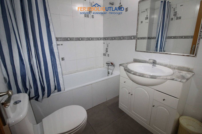 Image No.8-2 Bed Townhouse for sale