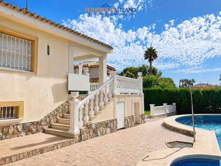 Image No.7-Villa de 4 chambres à vendre à La Zenia