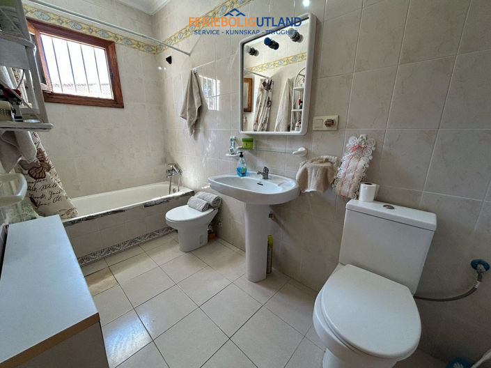 Image No.25-1 Bed Townhouse for sale