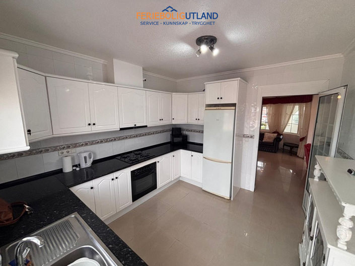 Image No.18-3 Bed Villa for sale