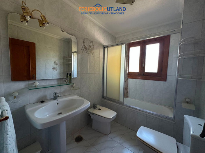 Image No.24-8 Bed Villa for sale