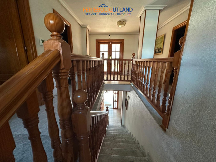 Image No.30-8 Bed Villa for sale