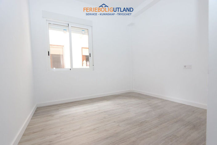 Image No.12-3 Bed Apartment for sale